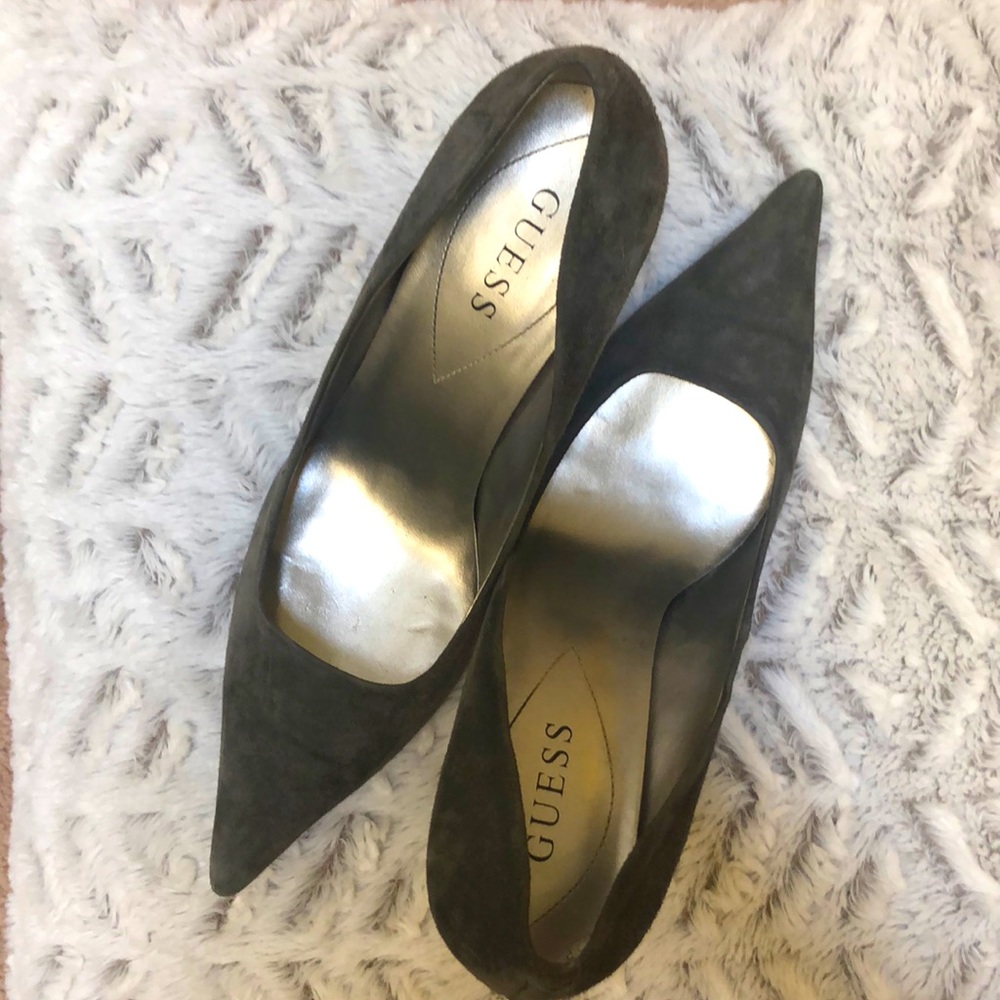 Grey suede Guess pumps